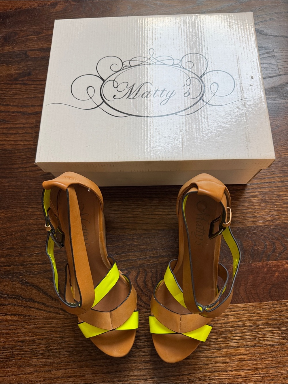 Matty’s Chigwell Taupe & Neon Green strappy platform wedge sandals 7 M.